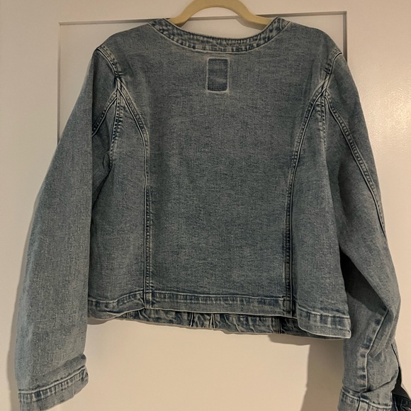 GAP Light Blue Jean Jacket - Picture 4 of 4